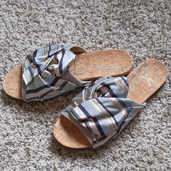 Shoes - Picture 4 of 4